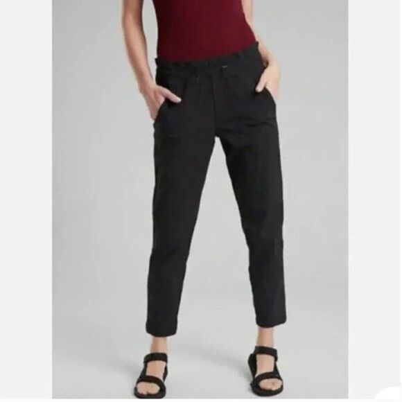 Athleta Pants - Athleta Trekkie Paper Bag Pants Black Pull On Nylon Hiking Size 6 405927